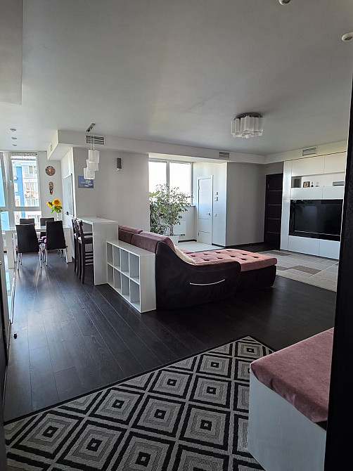 Трикімнатна, євроремонт, вул. Сікорського 1 Киев - изображение 1