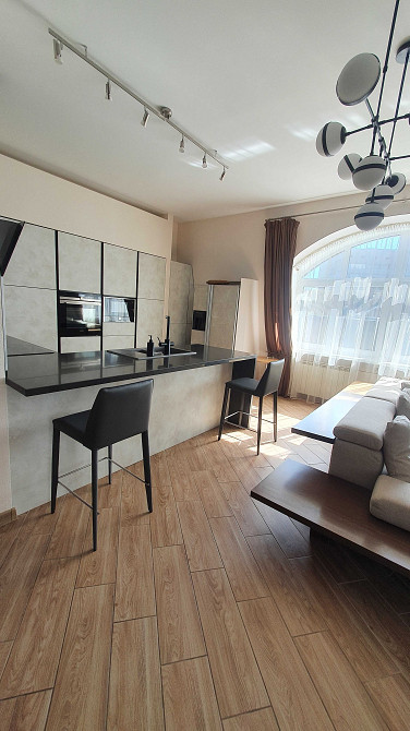 VIP оренда з терасою, каміном 3-кім двохрівнева квартира, 180м2 Київ - зображення 2