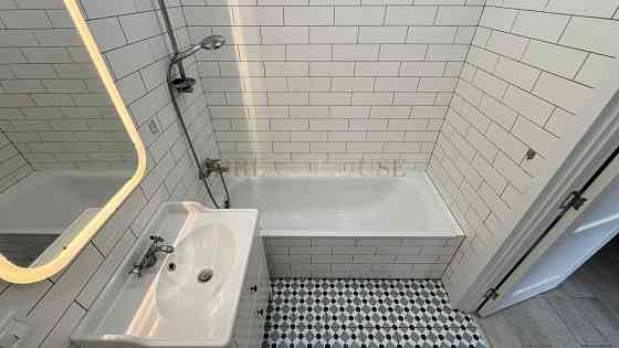 Простора квартира з гардеробною. Газ. Мінімальне оформлення Ирпень