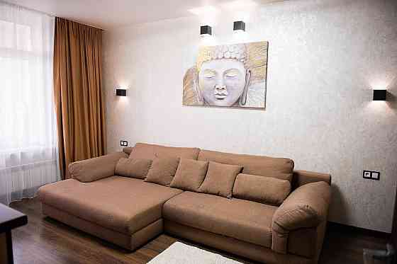 Простора 2к квартира біля Позняків Київ