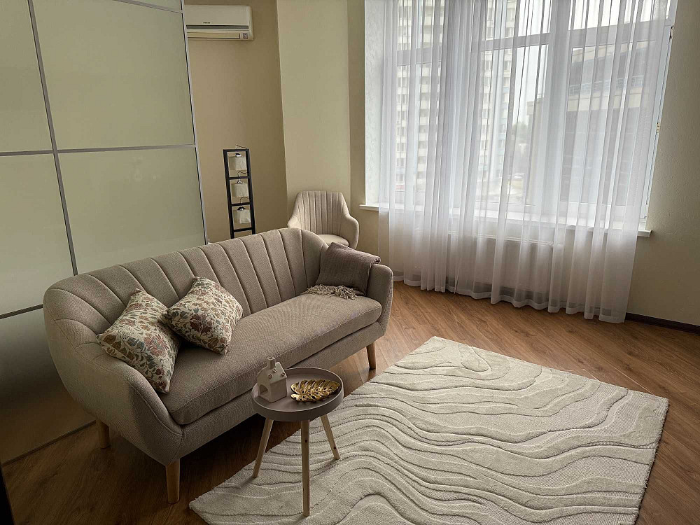 Оренда світла 1‑к квартира, 48 м² ЖК “Південна Брама”, Осокорки Київ - зображення 1