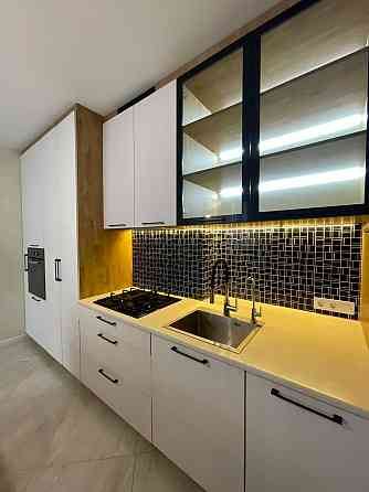 Гарна євротрикімнатна квартира з ремонтом! Буча