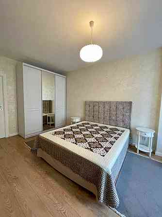 Гарна євротрикімнатна квартира з ремонтом! Буча