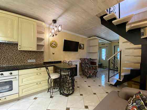 Квартира на земле-44 метров ,2–х уровневая. Локация-топ -Фонтан , пляж Одесса