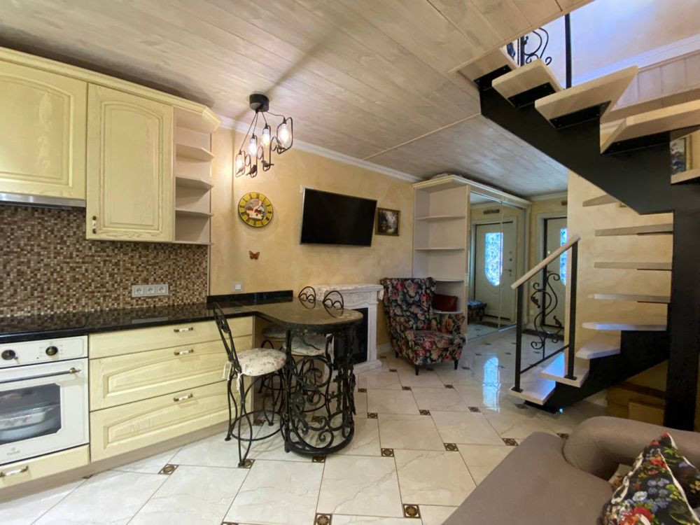 Квартира на земле-44 метров ,2–х уровневая. Локация-топ -Фонтан , пляж Одесса - изображение 1