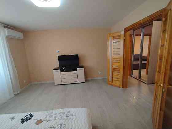 Продам 2 комнатную чешку в ТОП районе города с капитальным ремонтом Чорноморськ