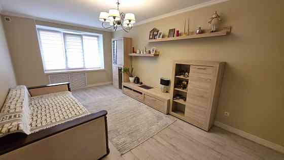 Продам 2 кімнатна "ЧЕШКА" квартиру з ремонтом. Паркова зона Чернівці