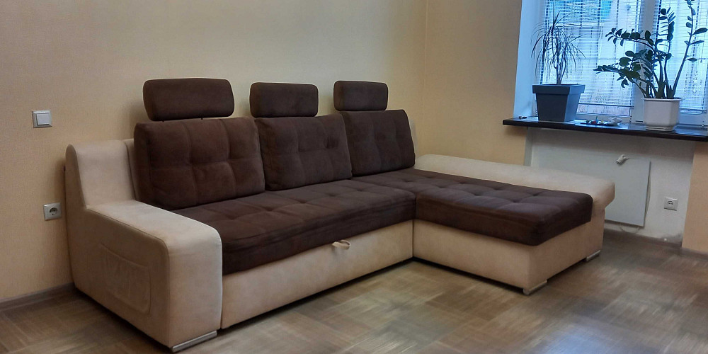 Продам 2-х кімнатну квартиру на селищі "Ливмаш" Павлоград - изображение 1