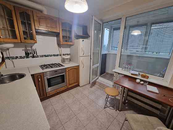 Продам 3 км кварт  бульвар Ігоря Шамо 10 метро Лівобережна Лівий берег Киев