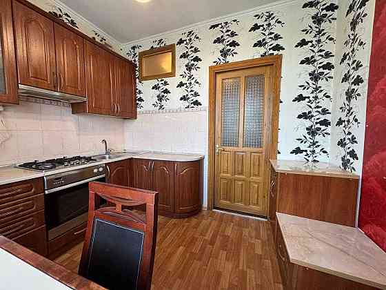 Трикімнатна в   "обкомівському"   будинку   ,центр   Мазепи  90000 Рівне