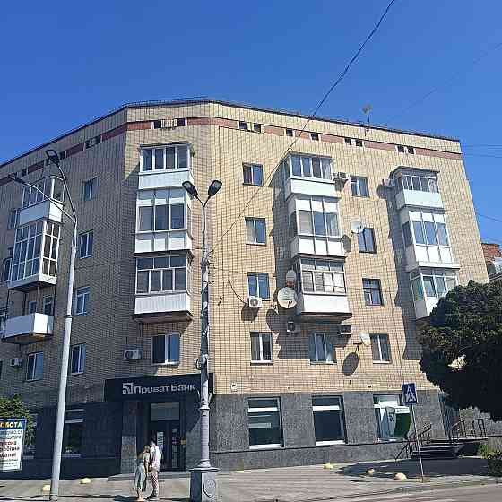 Продам 2 х кімнатну сталінку пл.Соборна Житомир