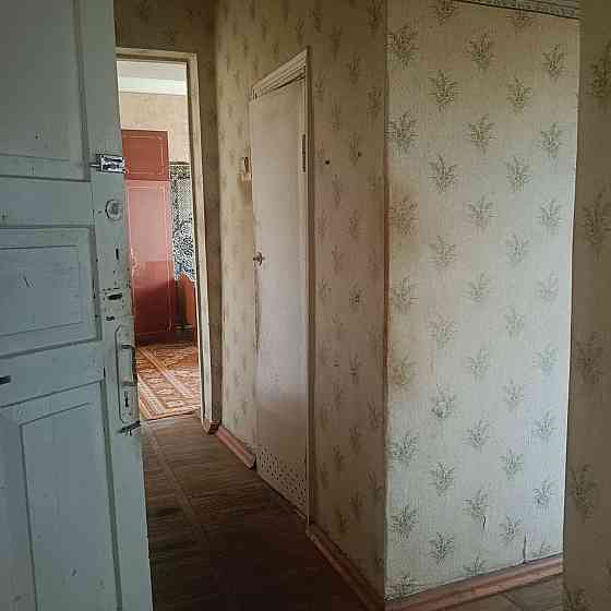 Продам 2 х кімнатну сталінку пл.Соборна Житомир