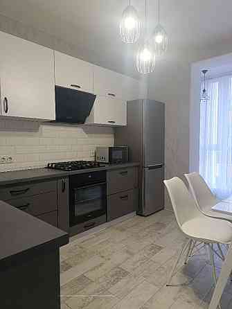 Сдам 1 комнатную квартиру в ЖК Чайка на Сахарова Ліски