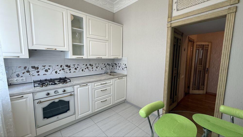 Оренда 2-кім. квартири на Печерську, провулок Є. Гуцала 5 Киев - изображение 1