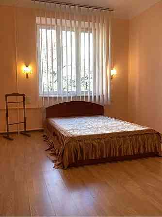 Оренда без комісіі 3к квартири, вул. Білоруська біля метро Киев