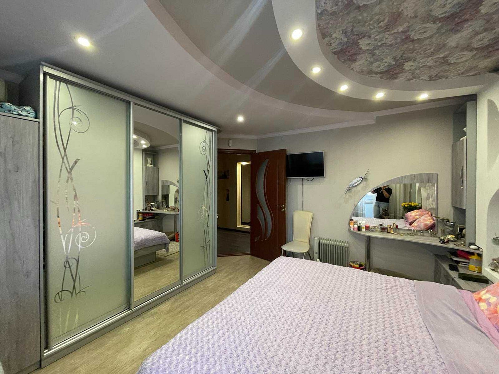 Продаю великогабаритну 2 кімнатну квартиру. 64 м. Будинок Художників Николаев - изображение 2