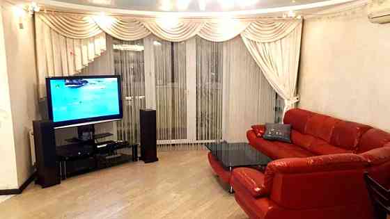 Здам 3-кімнатну квартиру на Любарського, 36 Днепр