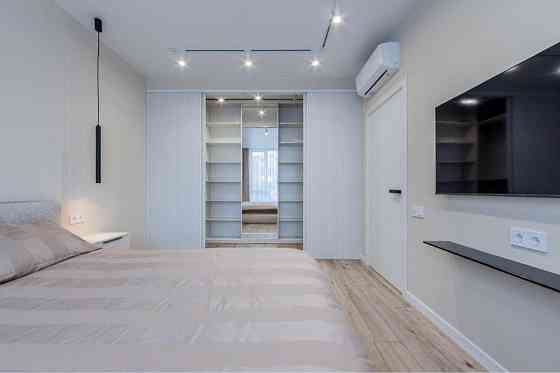 Оренда 2 км  50м2 Новопечерська Вежа ГЕНЕРАТОР Печерськ липки Киев