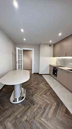 Затишна 2-кімнатна квартира з великою кухнею. Київ