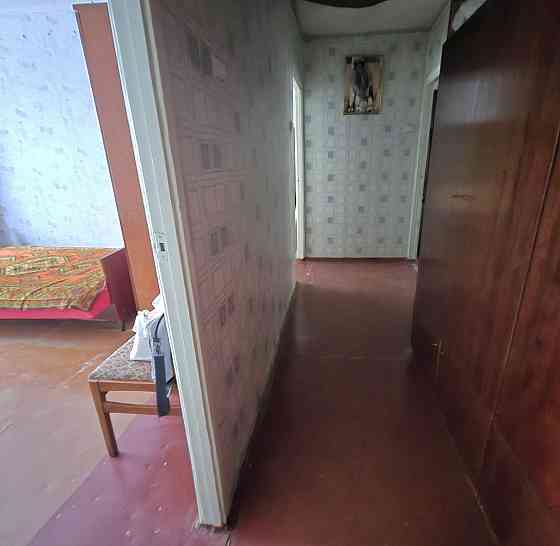 Продам 3 комнатную, 2 этаж/ 9 Харьков