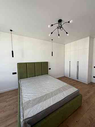 Продаж квартири, вул Золота Винники