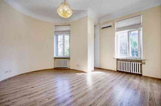 Сталінка Історичний центр 4К 152м Арсенальна Шовковична Інститутська Київ