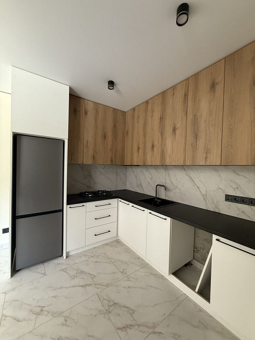 Без комісії для покупця Продаж квартири з ремонтом , вул Золота Винники - изображение 1