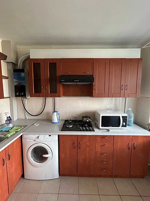 метро Житомирська, Академмістечко, Борщагівка, Центр, вул. Шкільна 27а Петропавлівська Борщагівка - зображення 1