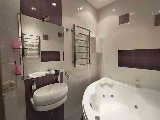 Оренда  Паркові озера Автограф  Метро Дарниця SF Киев