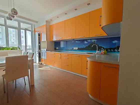 Оренда  Паркові озера Автограф  Метро Дарниця SF Киев