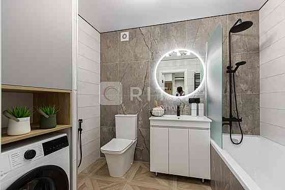 Продається 2-к. квартира з дизайнерським ремонтом у ЖК “Ріел Сіті” Львов