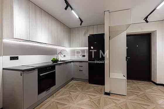 Продається 2-к. квартира з дизайнерським ремонтом у ЖК “Ріел Сіті” Львов