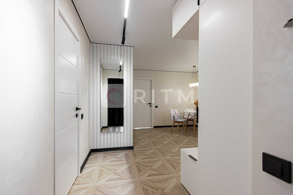 Продається 2-к. квартира з дизайнерським ремонтом у ЖК “Ріел Сіті” Львов - изображение 2