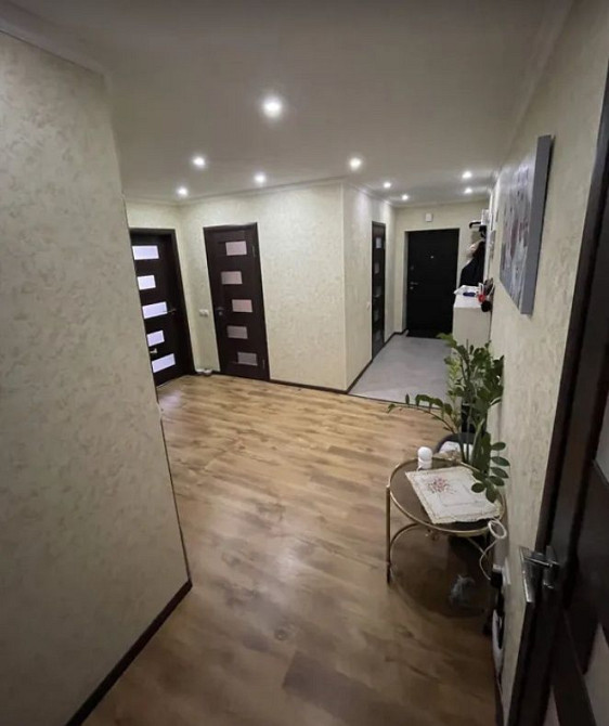 //2 к квартира в елітному районів Ровно - изображение 2