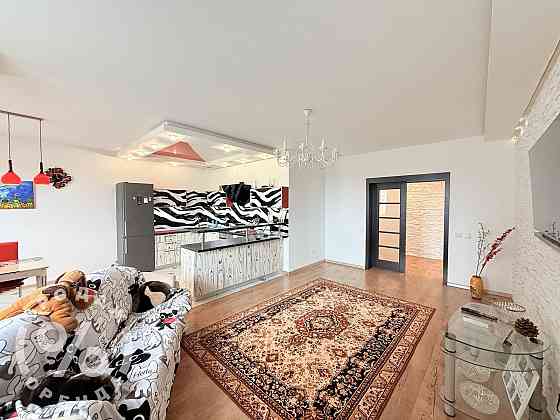 Трикімнатна квартира з видом на озеро Тельбін, Шумського, 5 Київ