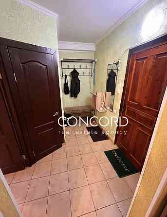 Метро Лісова, Чернігівська. Продам 1к Мілютенка вул., 24 Київ