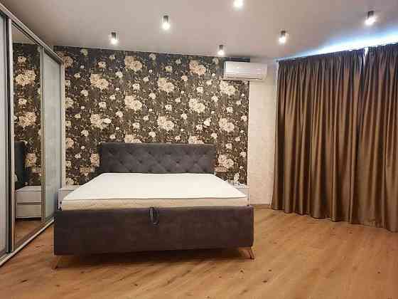 Шикарна 2-х кімн. кв. з якісним ремонтом, ЖК «Русанівська гавань». Киев