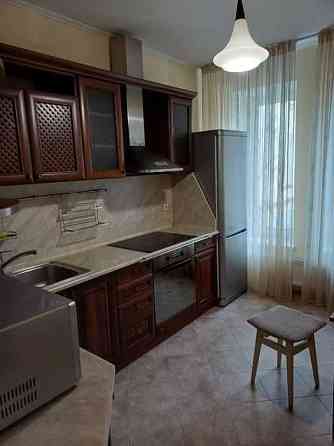 Оренда 2-х кім квартири 72м 3-й пов Здановської Юлії 58. Голосіїво Киев