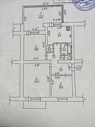 Продам велику 3-х кімнатну квартиру з гаражем  у дворі Миргород