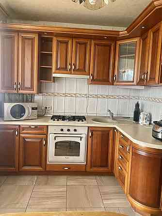 Продам велику 3-х кімнатну квартиру з гаражем  у дворі Миргород