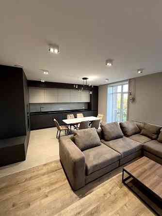 Продаж 3к квартири 104 кв. м на вул. Мала Морська Николаев