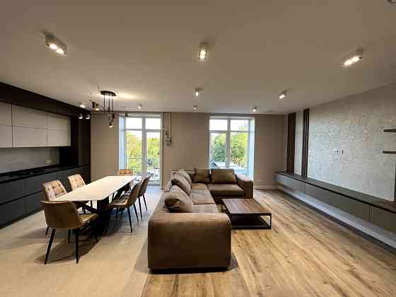 Продаж 3к квартири 104 кв. м на вул. Мала Морська Николаев