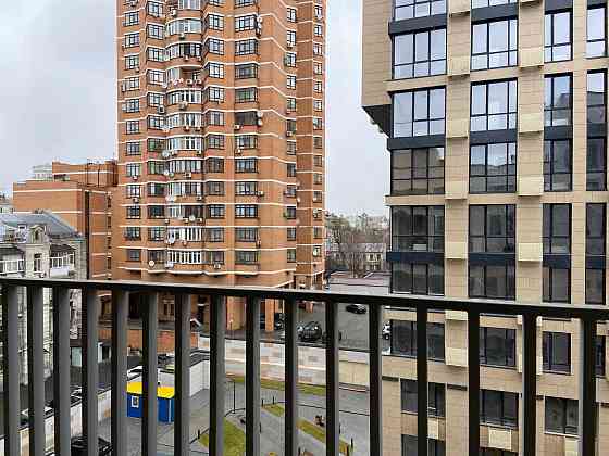 Район станції метро " Золоті Ворота" . ЖК " Ярославов Град" . Київ