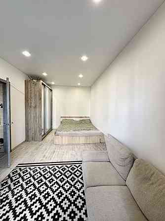 Однокімнатна з ремонтом та меблями Кирнички