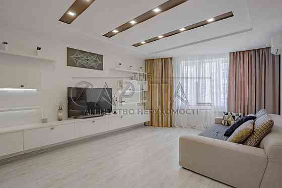 Оренда 2к ПРОСТОРОЇ  квартири на Анни Ахматової Киев