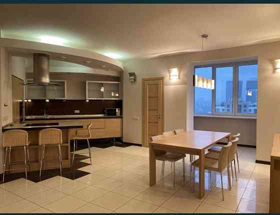 Сдам 3х комнатную в центре! Без% Киев