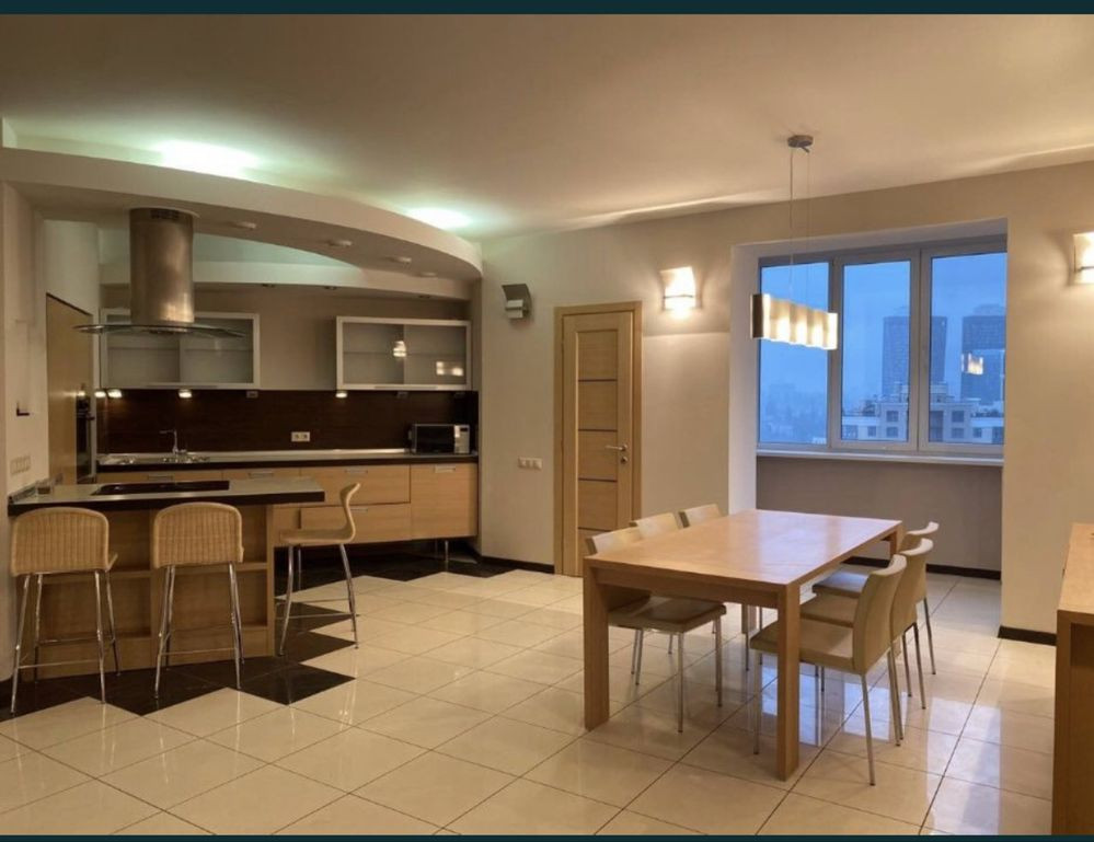 Сдам 3х комнатную в центре! Без% Киев - изображение 1