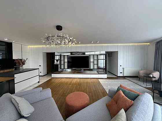 Пропонується простора, 2к +кухня студія з сучасним ремонтом Ивано-Франковск