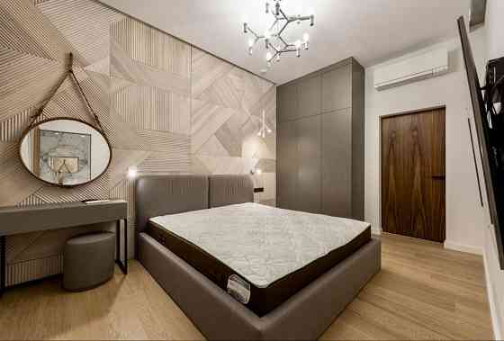 ЖК Славутич метро в пешей доступности 2-к квартира студия Киев