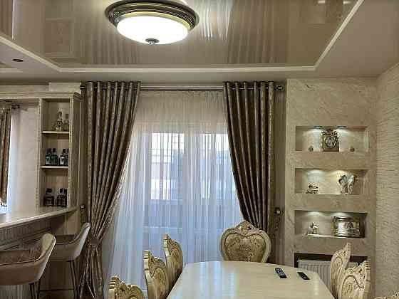 Простора 3-к. квартира з дизайнерським ремонтом за вул. Олеся Гончара Луцк